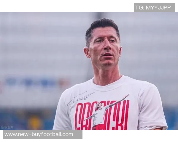 米兰计划明夏免签37岁莱万伊布力荐希望重现吉鲁成功案例